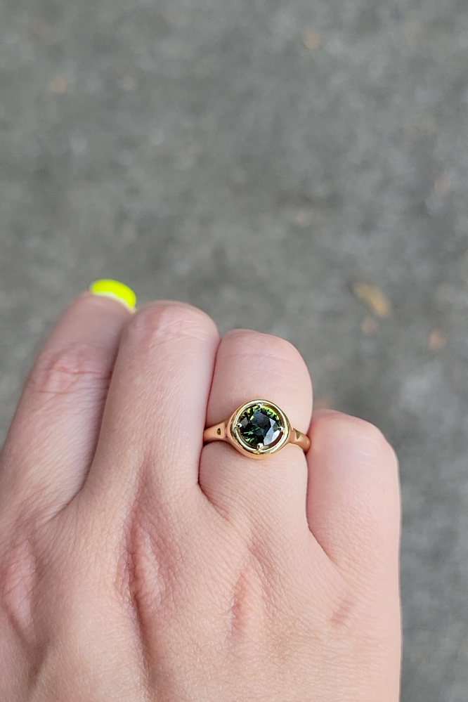 AUSTRALIAN SAPPHIRE SIGNET RING