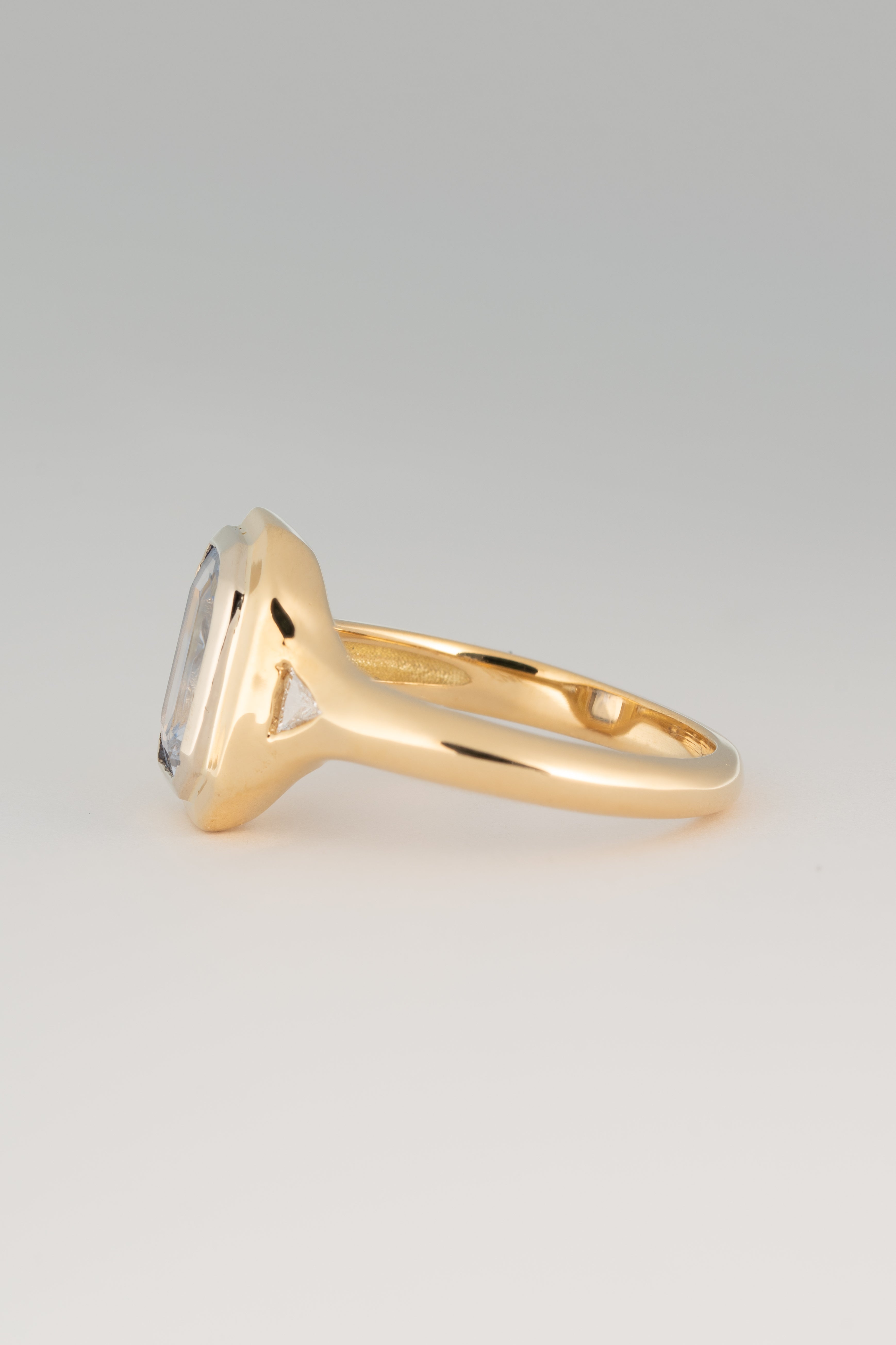 DOUBLE BEZEL SAPPHIRE RING