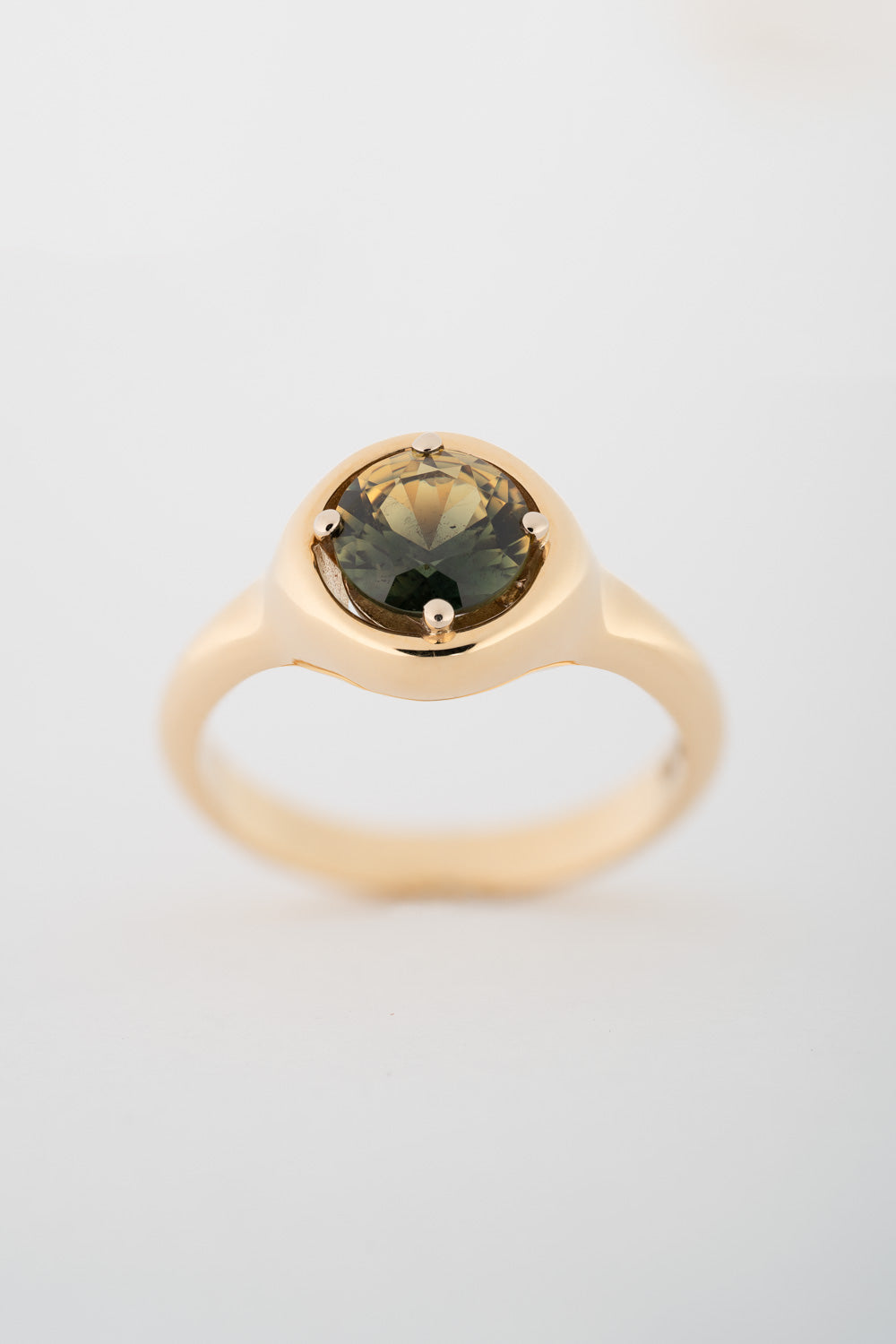 AUSTRALIAN SAPPHIRE SIGNET RING