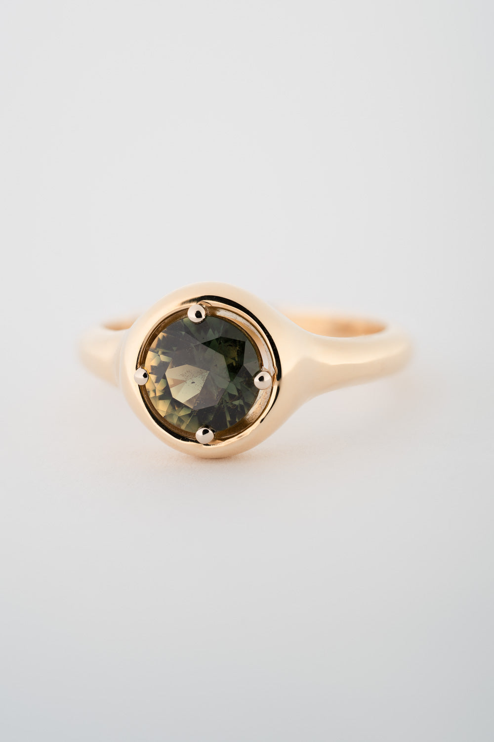 AUSTRALIAN SAPPHIRE SIGNET RING