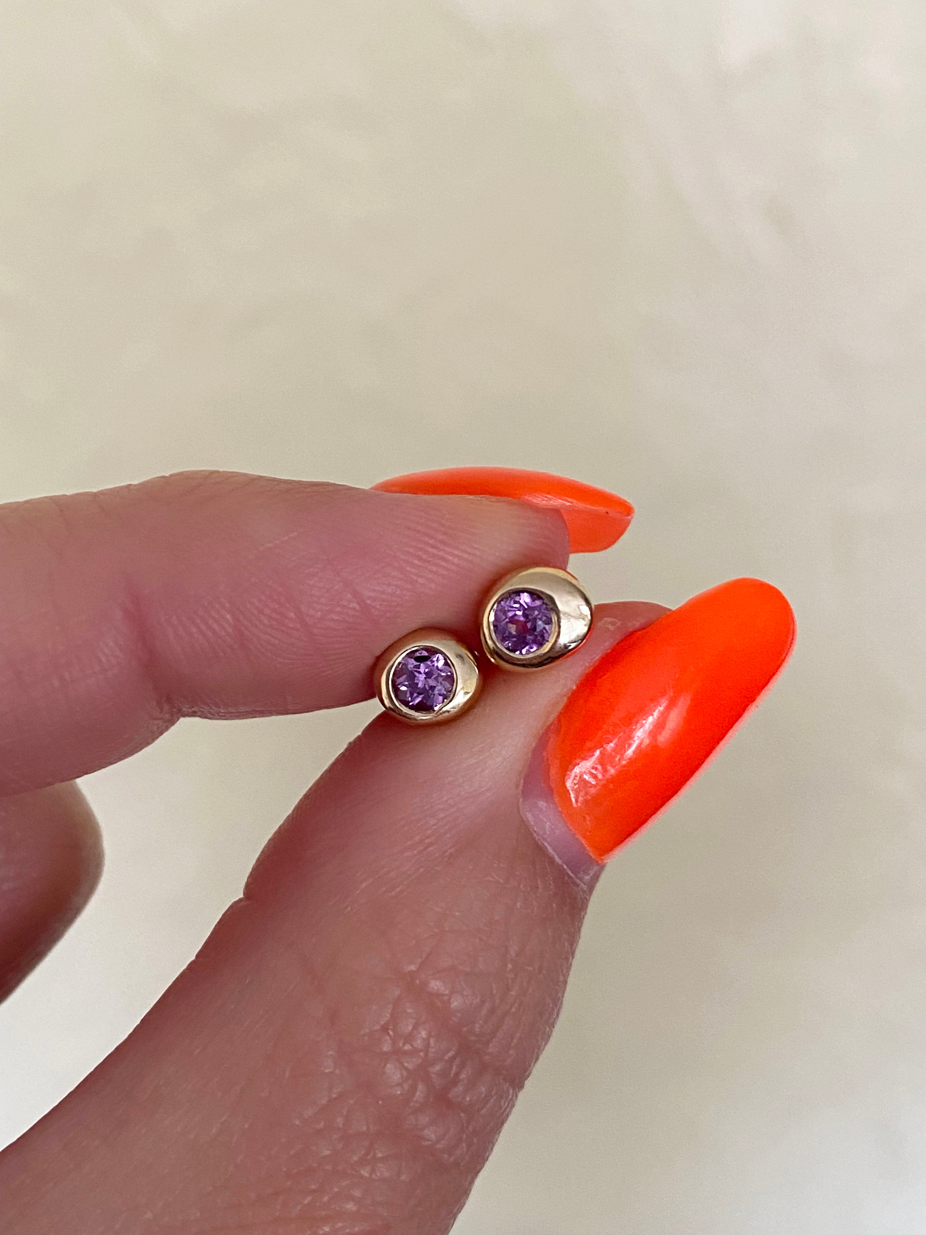 SAPPHIRE PEBBLE STUDS