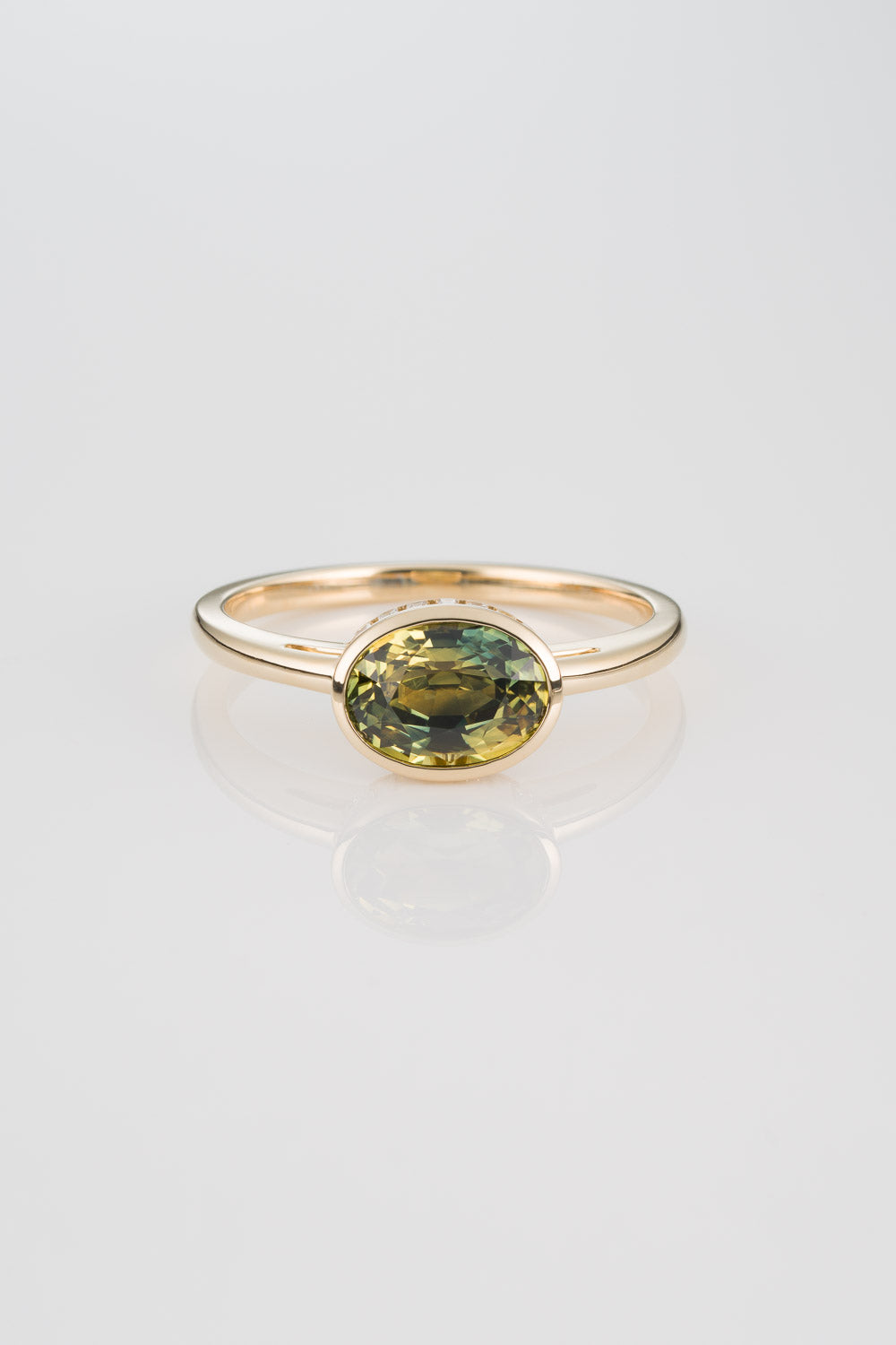 OVAL PARTI SAPPHIRE PAVILION RING