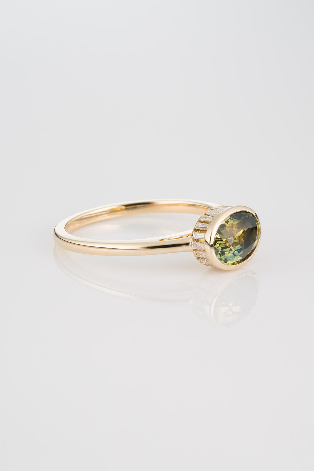 OVAL PARTI SAPPHIRE PAVILION RING