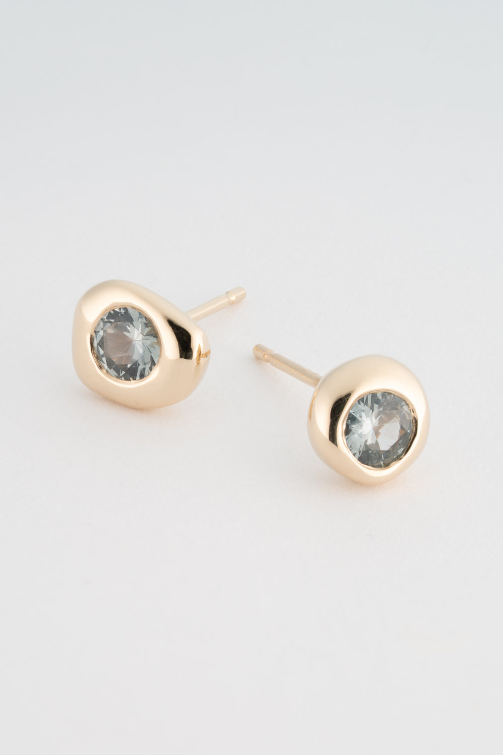 MONTANA SAPPHIRE PEBBLE STUDS