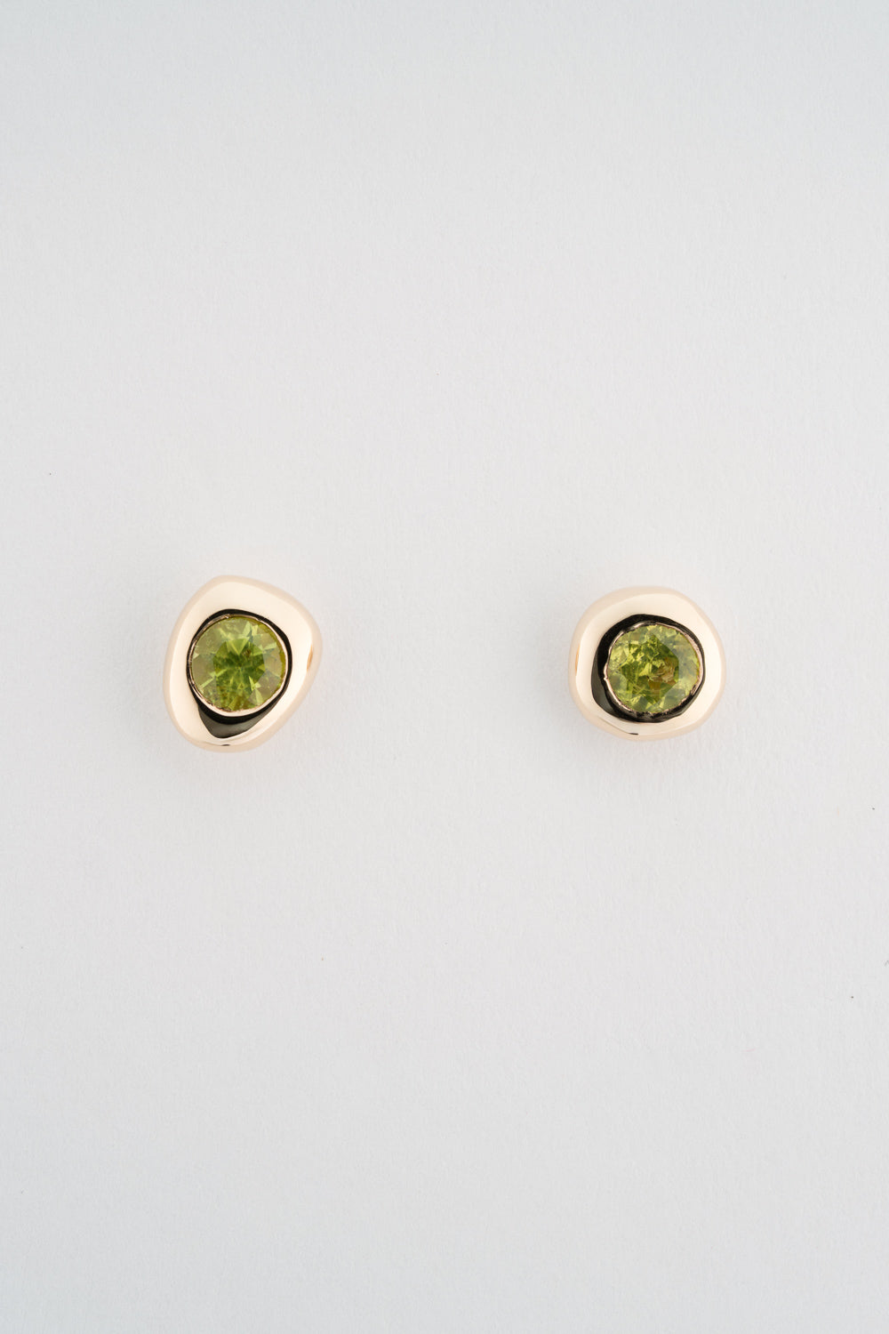 PERIDOT PEBBLE STUDS