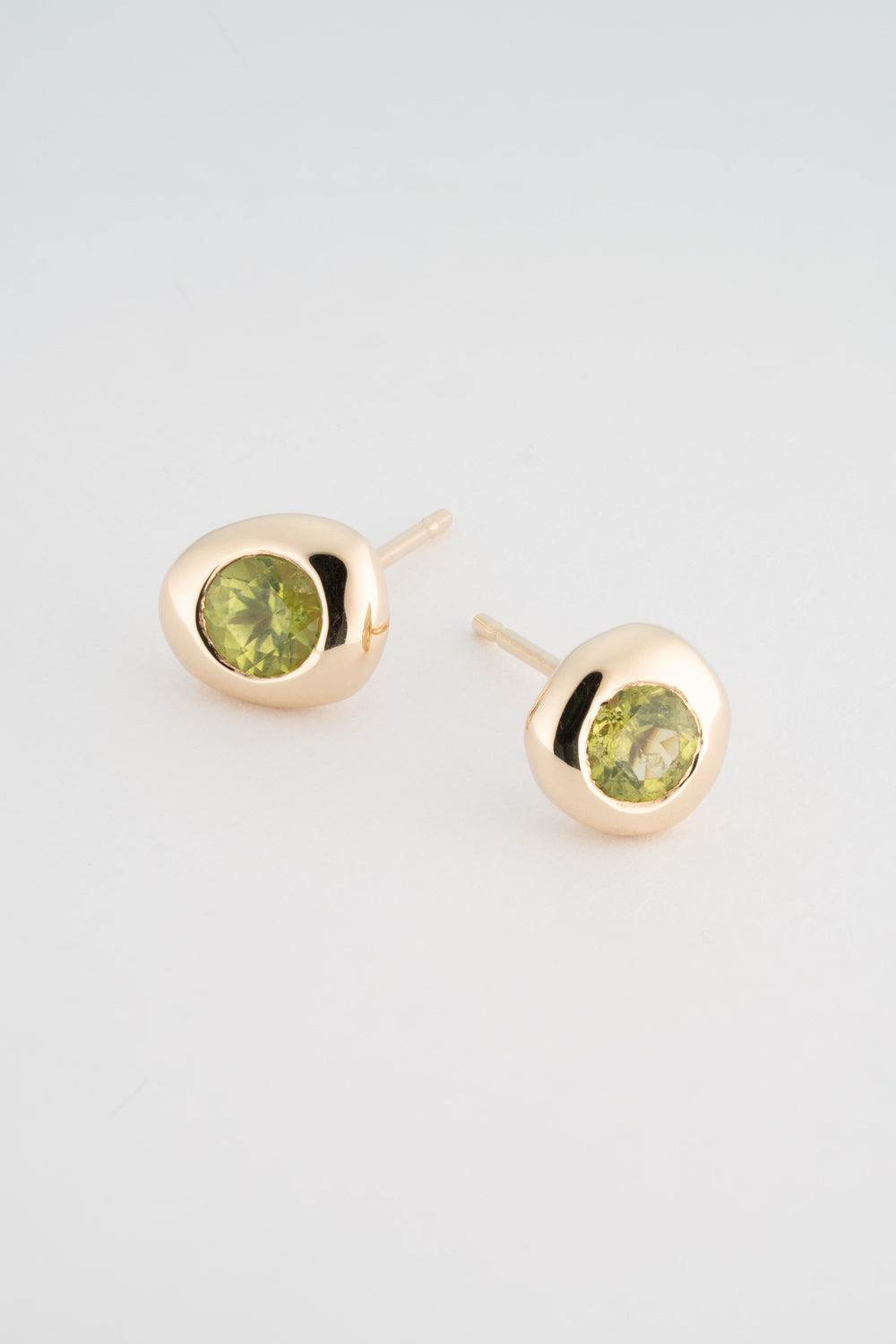 PERIDOT PEBBLE STUDS
