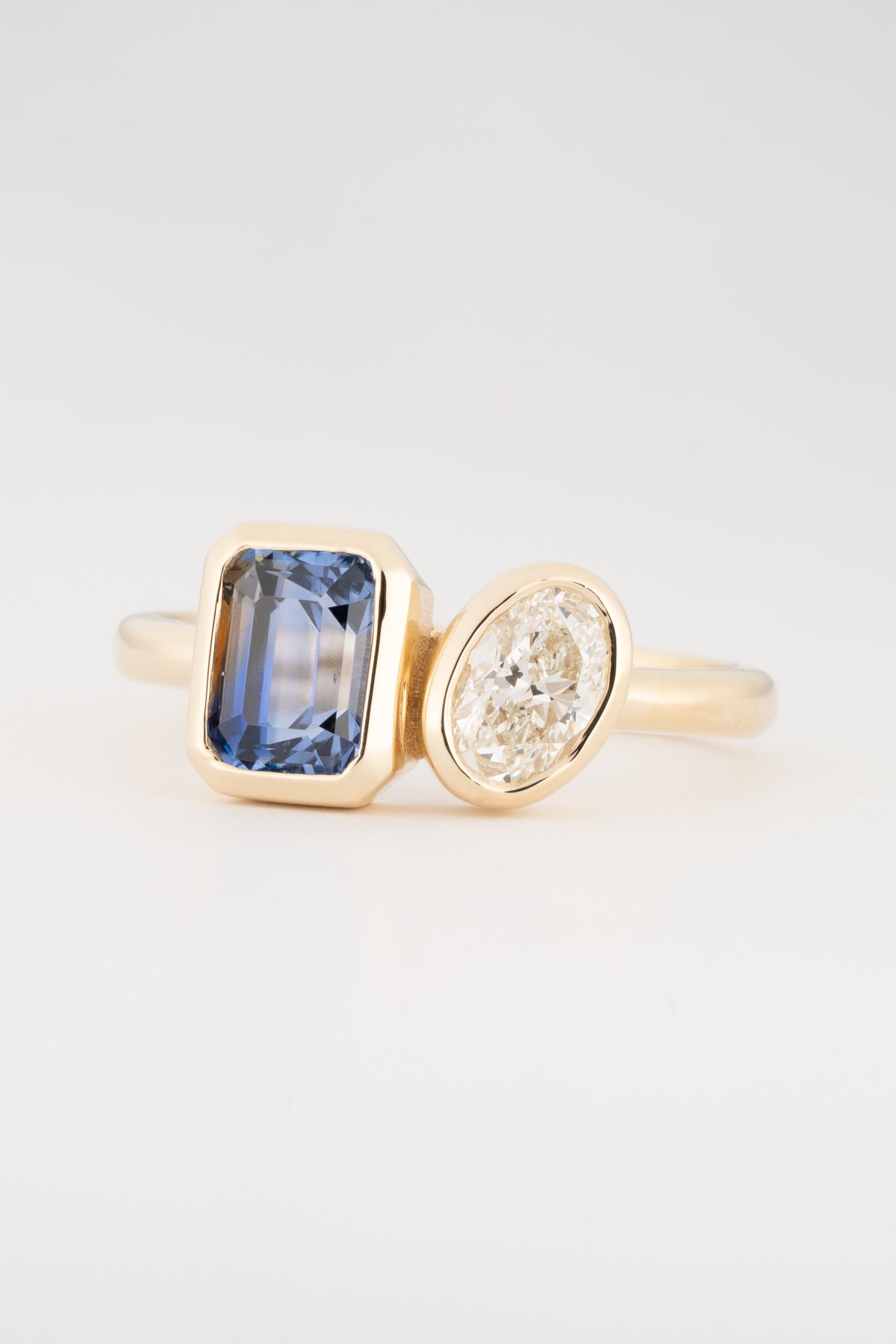 BI COLOR SAPPHIRE AND DIAMOND TOI ET MOI