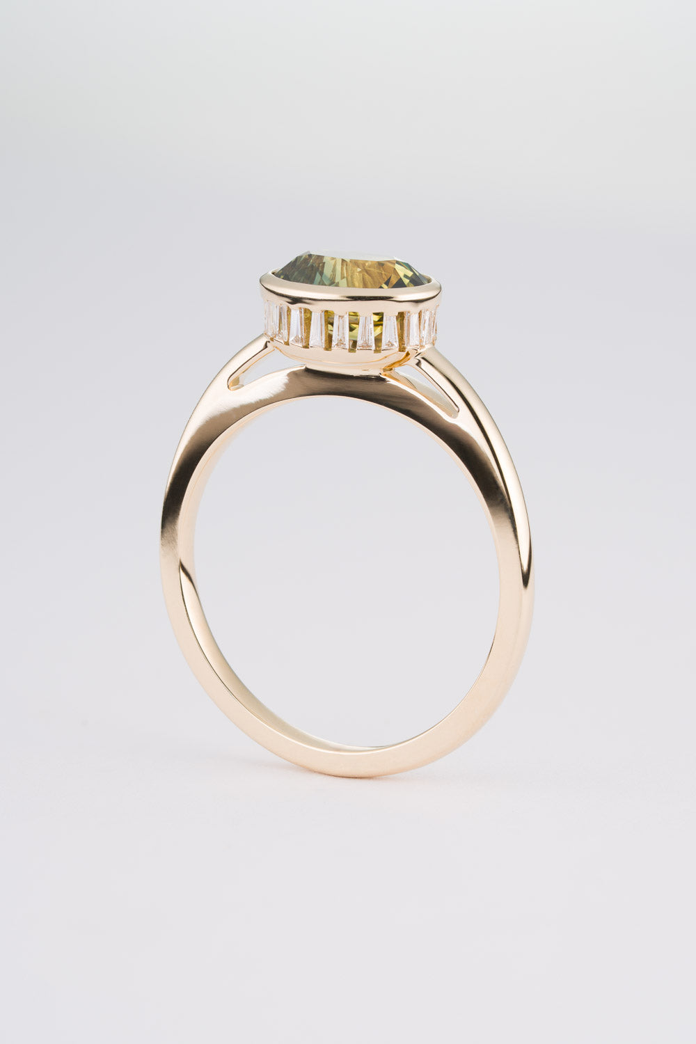 OVAL PARTI SAPPHIRE PAVILION RING