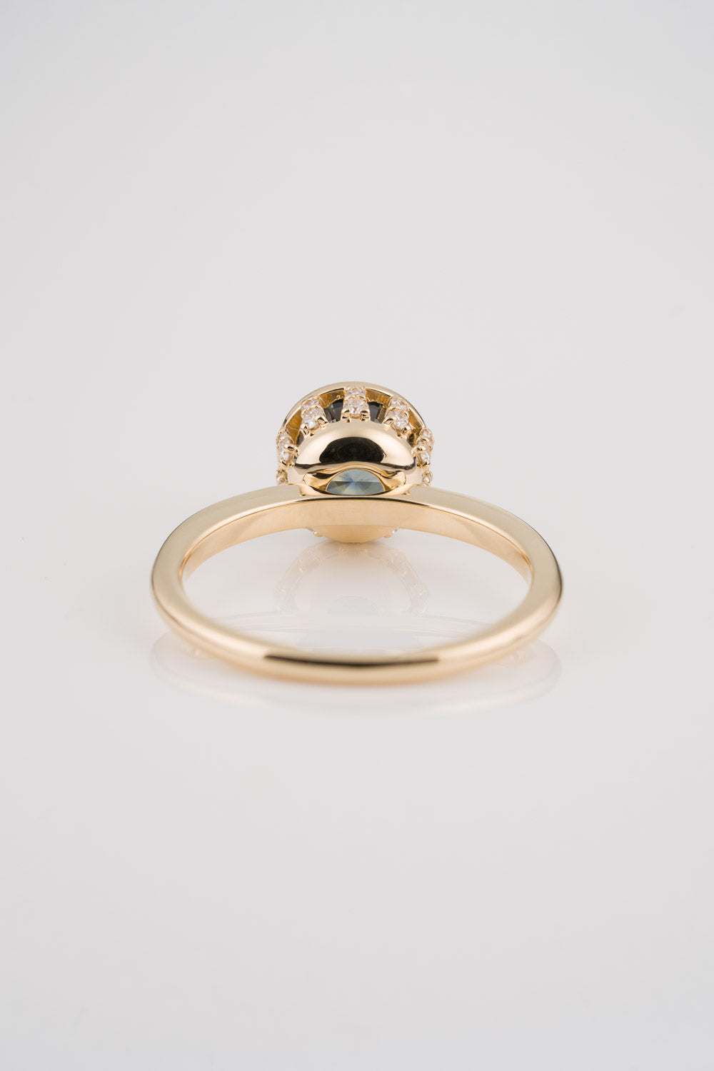 ROUND TEAL SAPPHIRE PAVILION RING