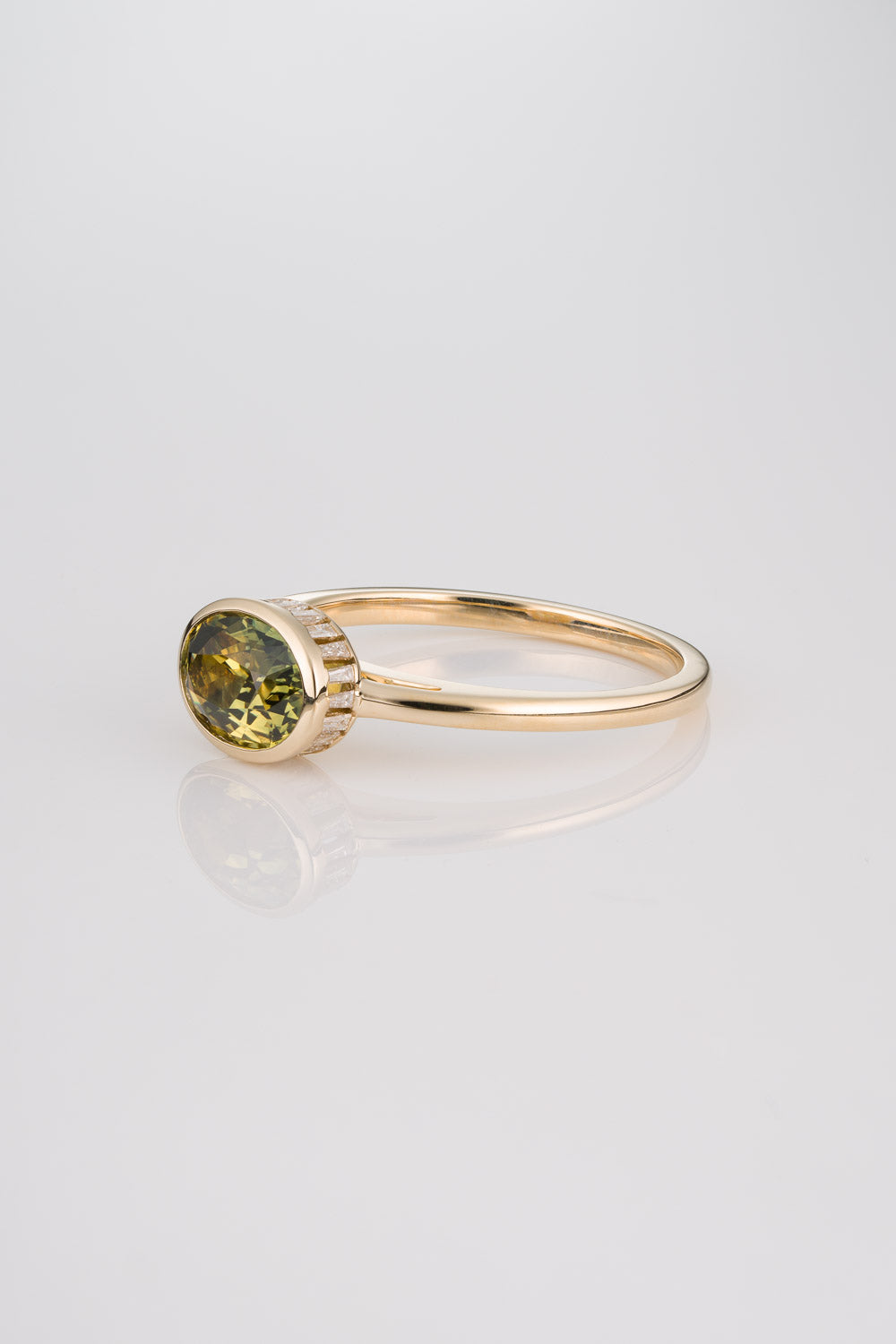 OVAL PARTI SAPPHIRE PAVILION RING